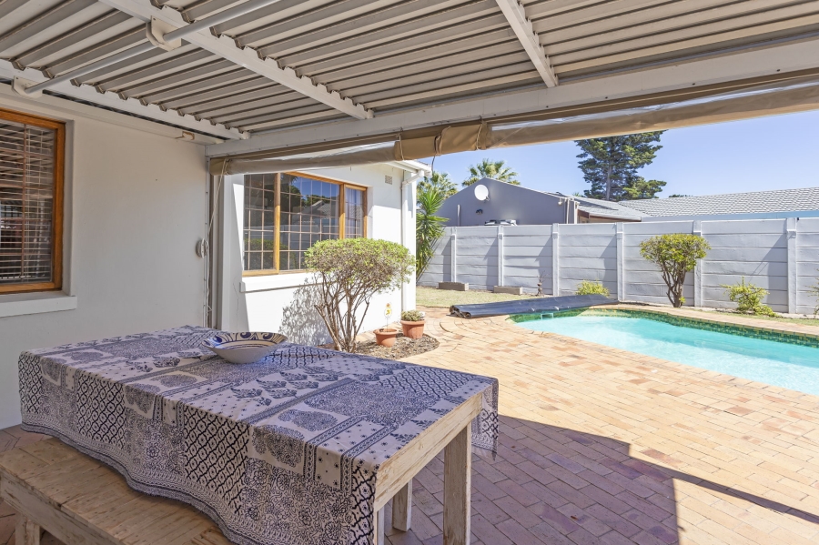 To Let 3 Bedroom Property for Rent in Edgemead Western Cape